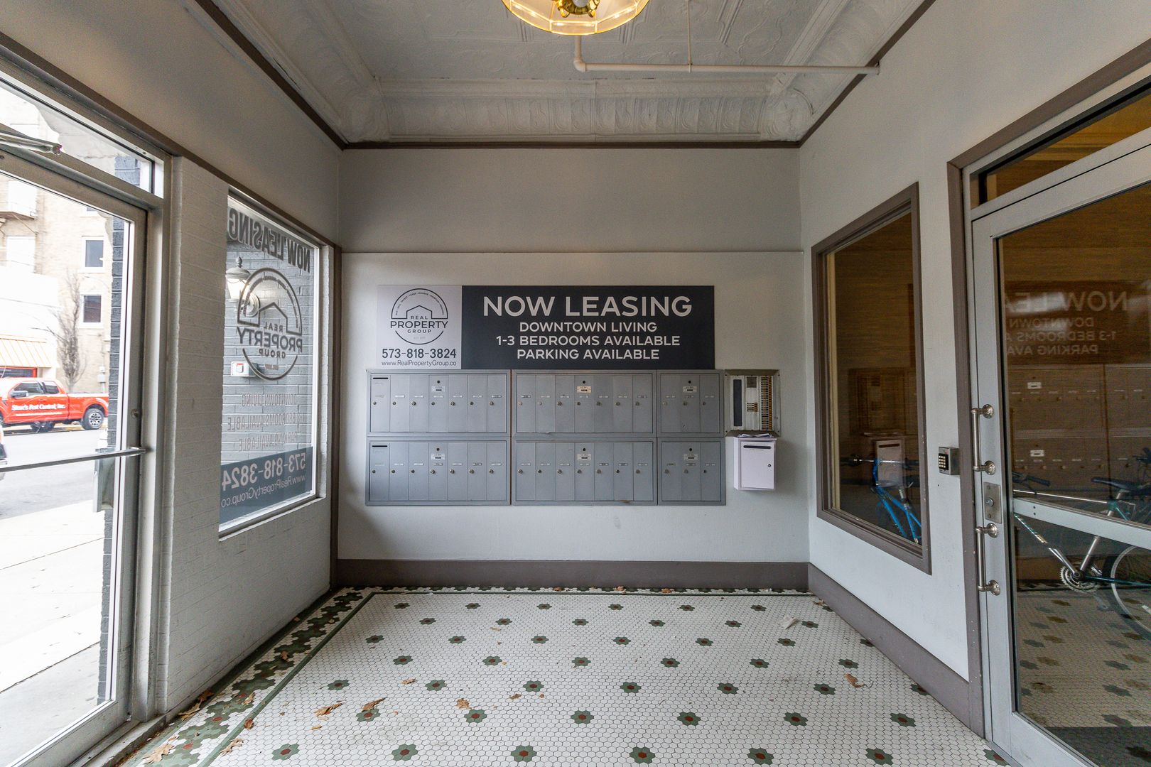 Columbia Apartment: 821 E Walnut St.