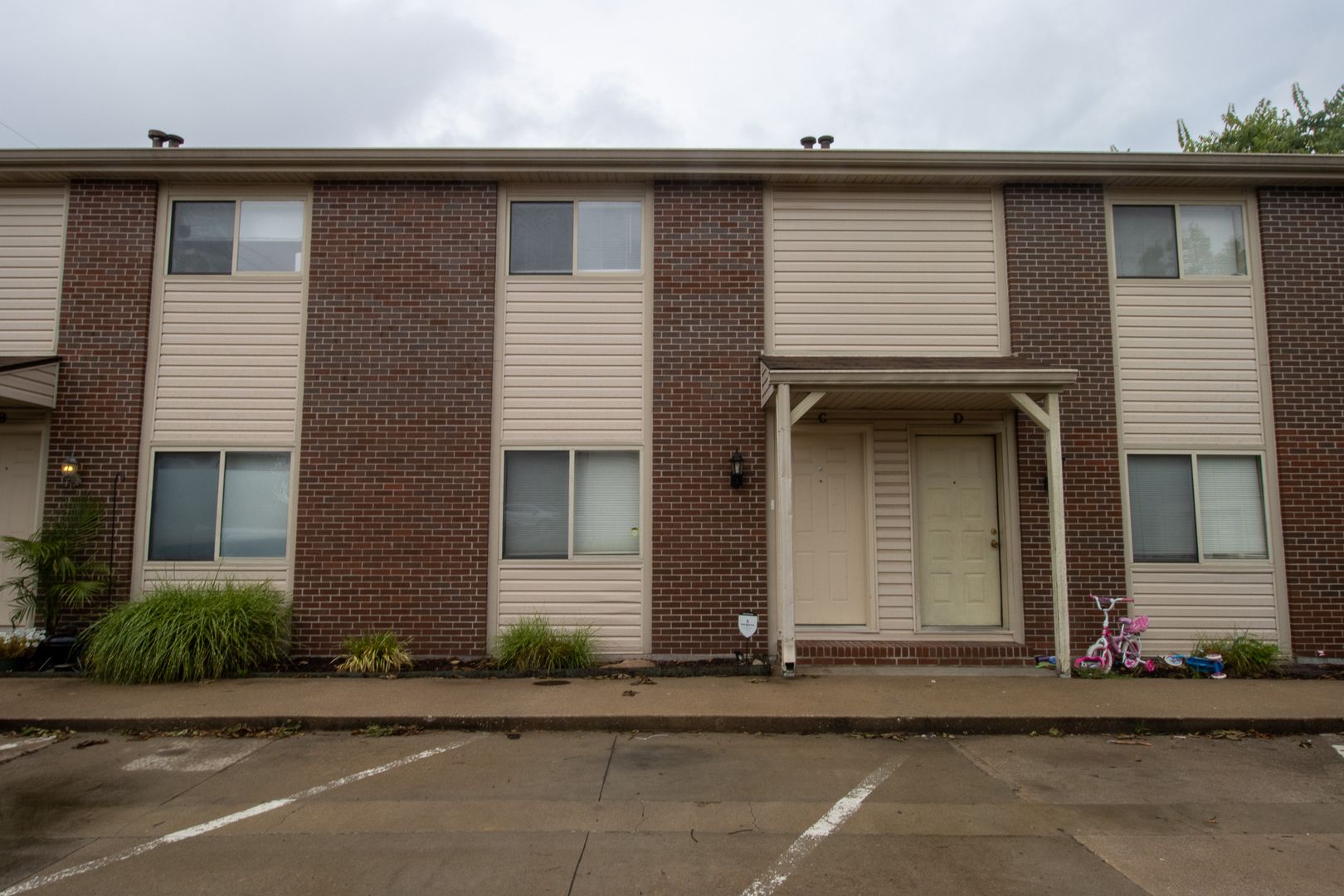 Columbia Apartment: 2901 Mexico Gravel