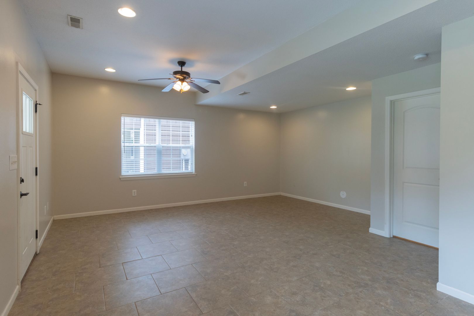 2 Bed 2 Bath Luxury Cottage 3 of 12
