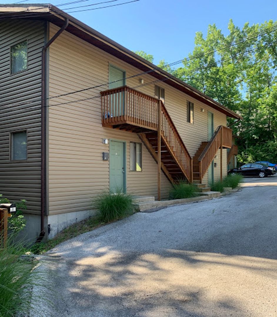 Columbia Apartment: 1626 University Ave