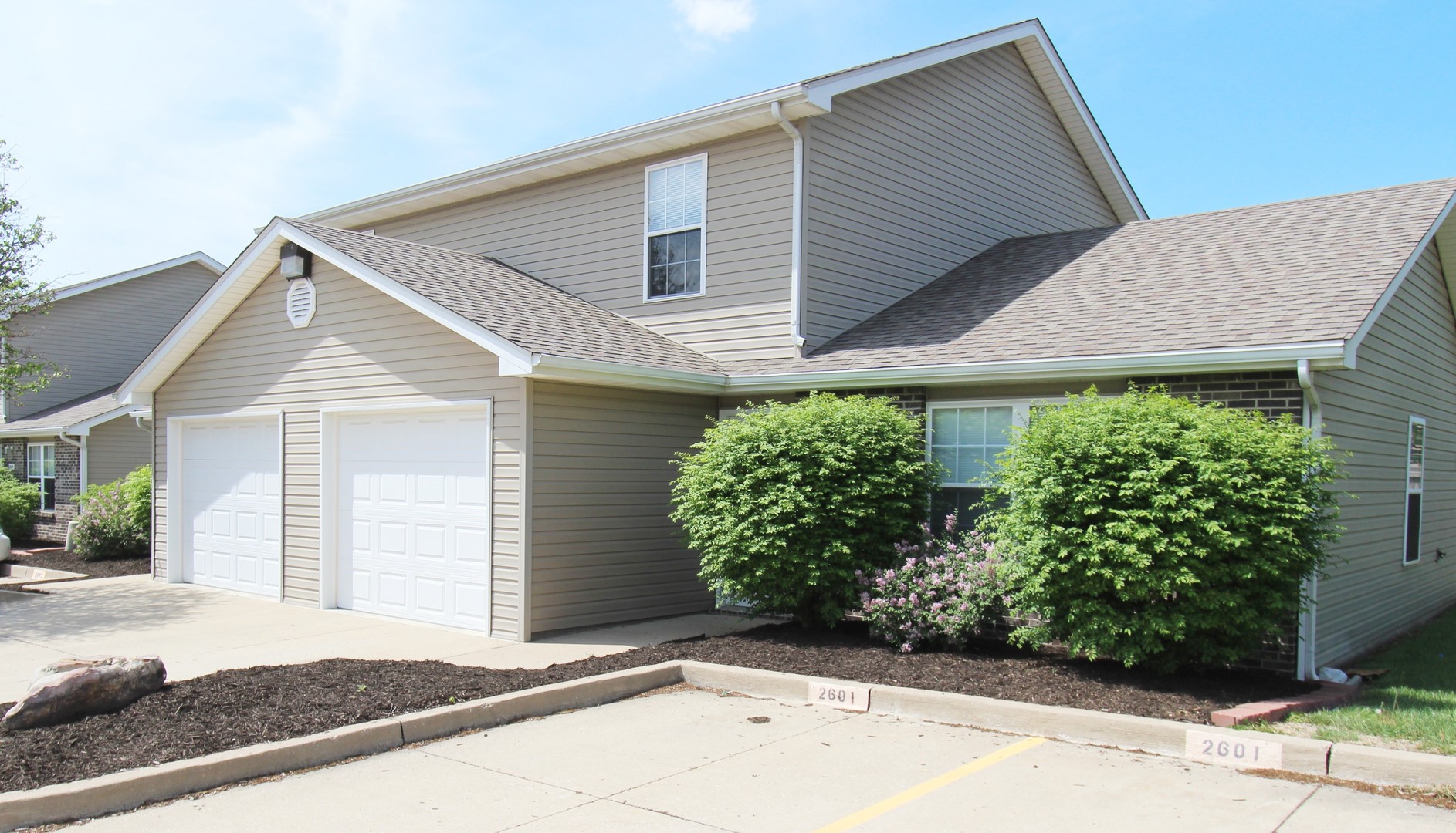 Columbia Apartment: 2601 Old Highway 63S