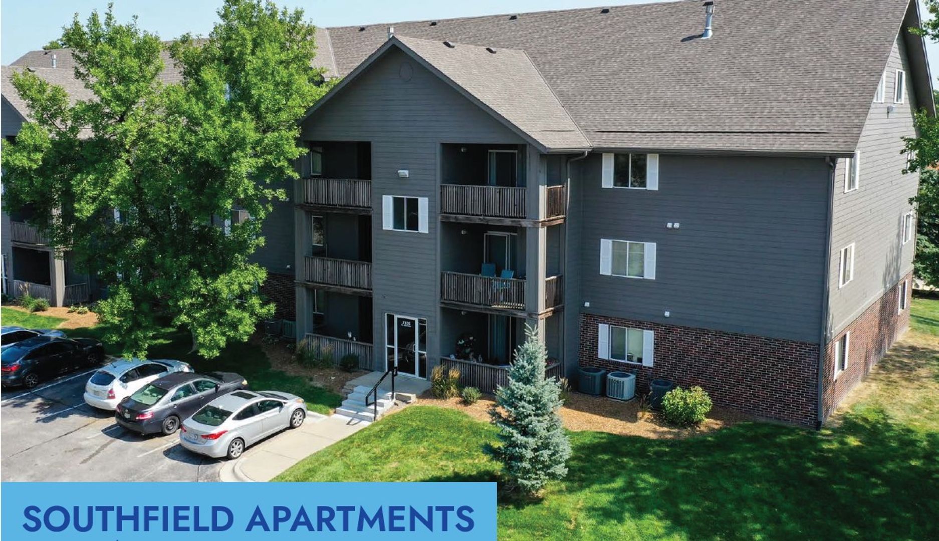 La Vista Apartment: 7009 S  83rd St