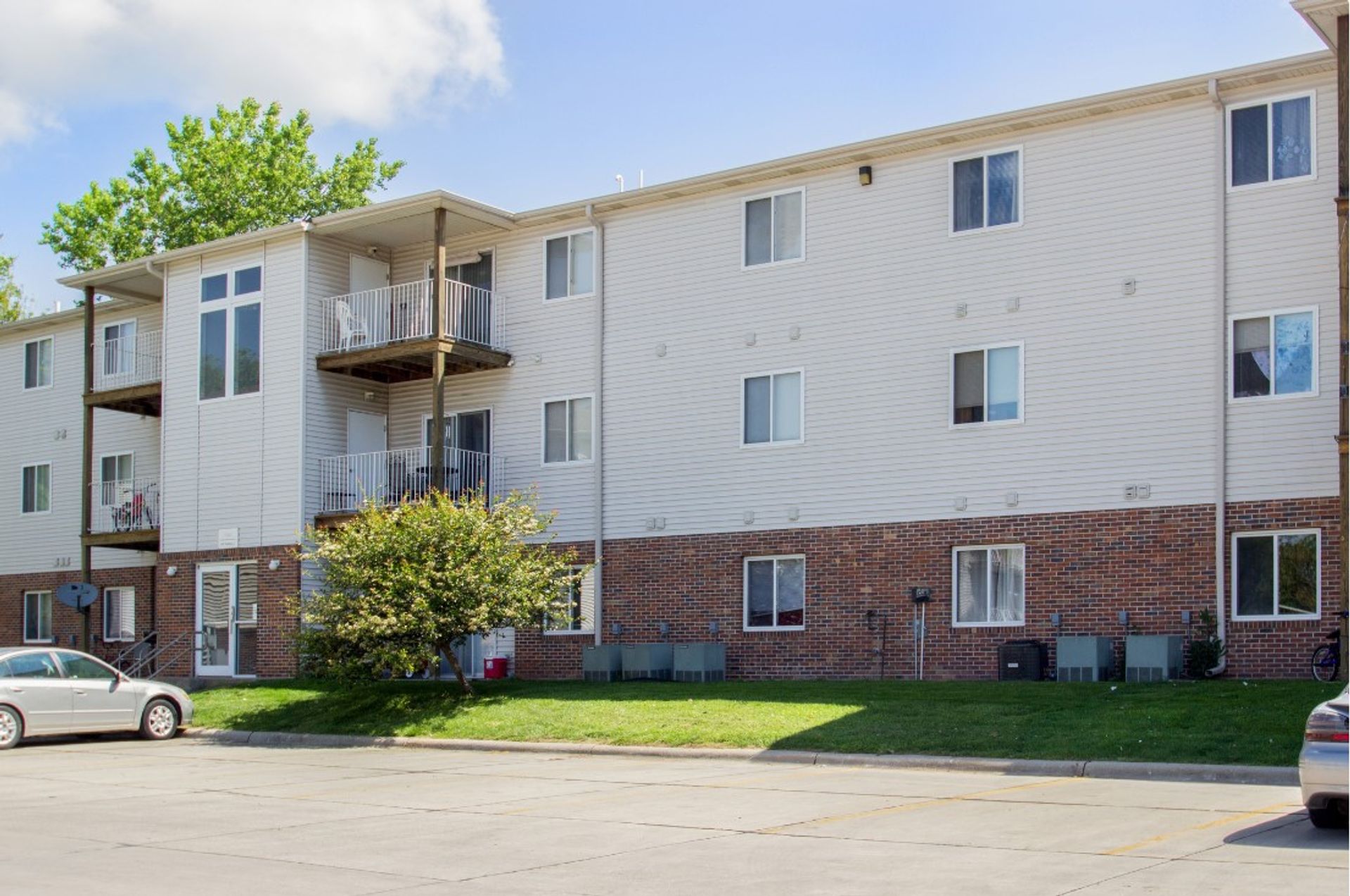 Council Bluffs Apartment: 649 Parkwild Dr