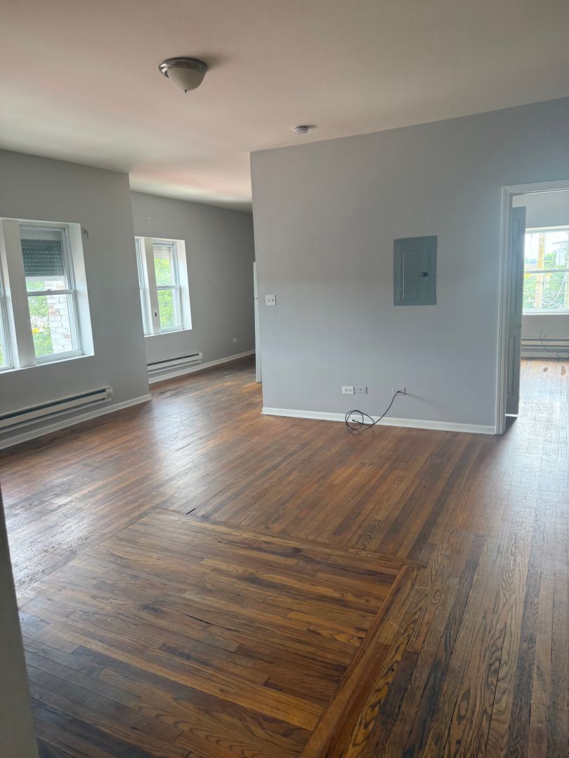 Chicago Apartment: 1613 W 87th St