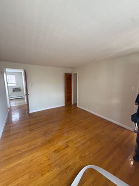 SPACIOUS 1 BED/ 1 BATH