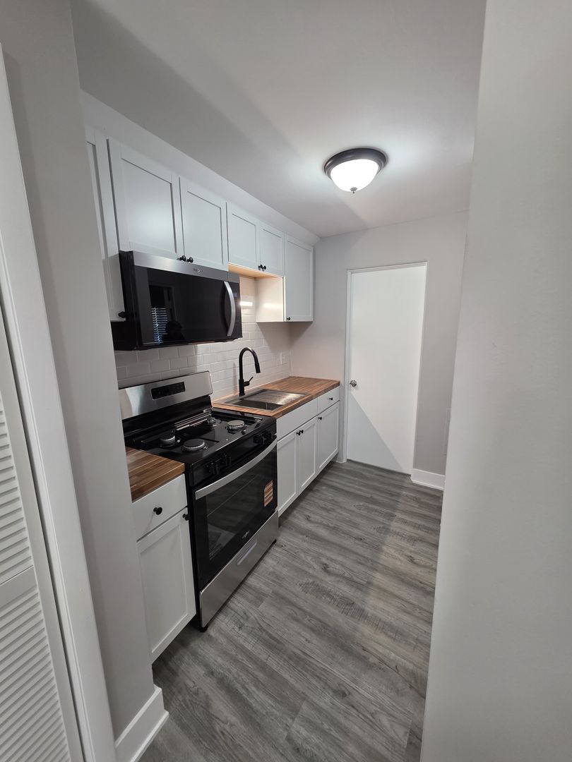 RENOVATED ONE BEDROOM APARTMENTS FOR $1,550.00 5 of 12