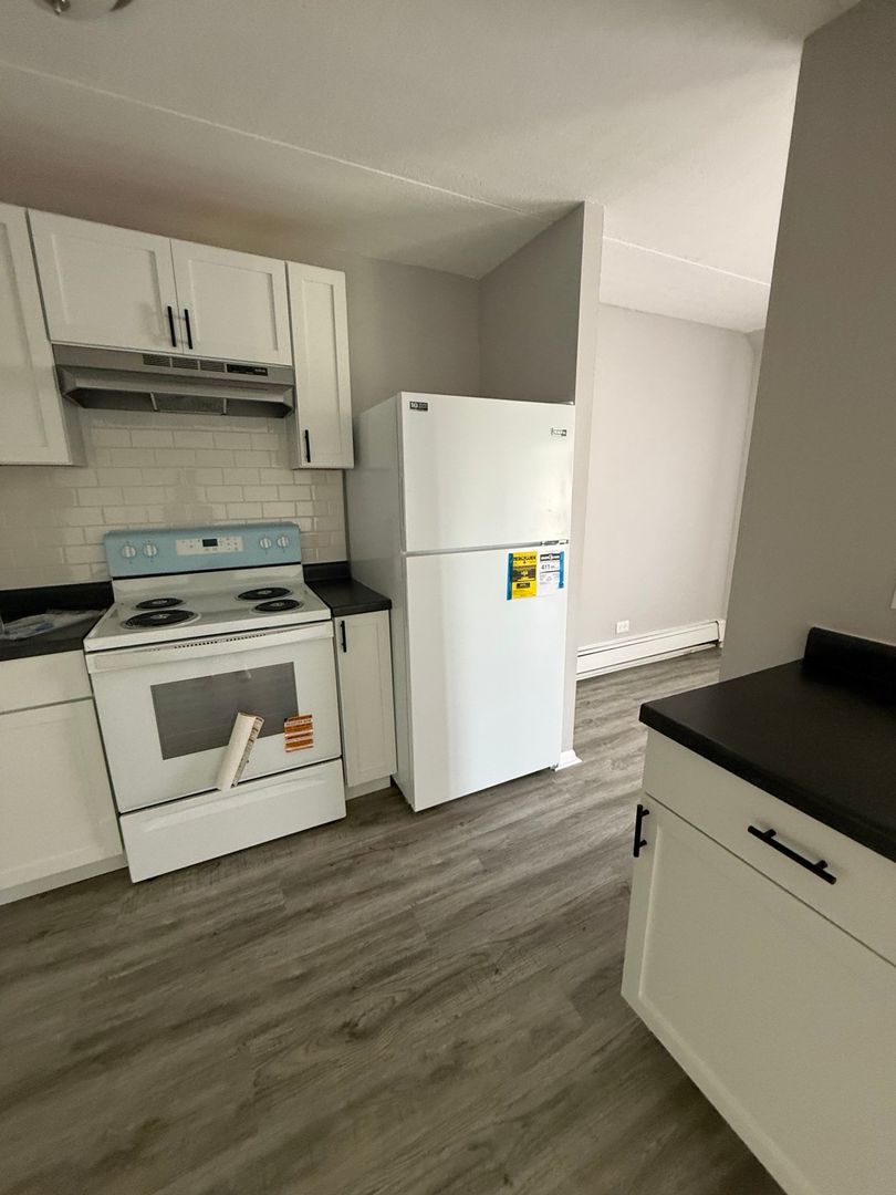 Sauk Village Apartment: 2601 Marigold Dr.