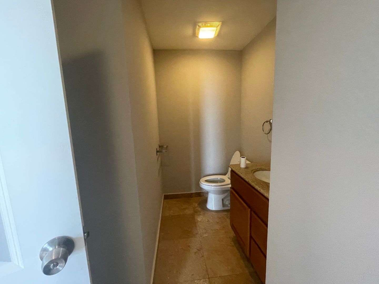 Waukegan Apartment: 10 N Sheridan Rd.