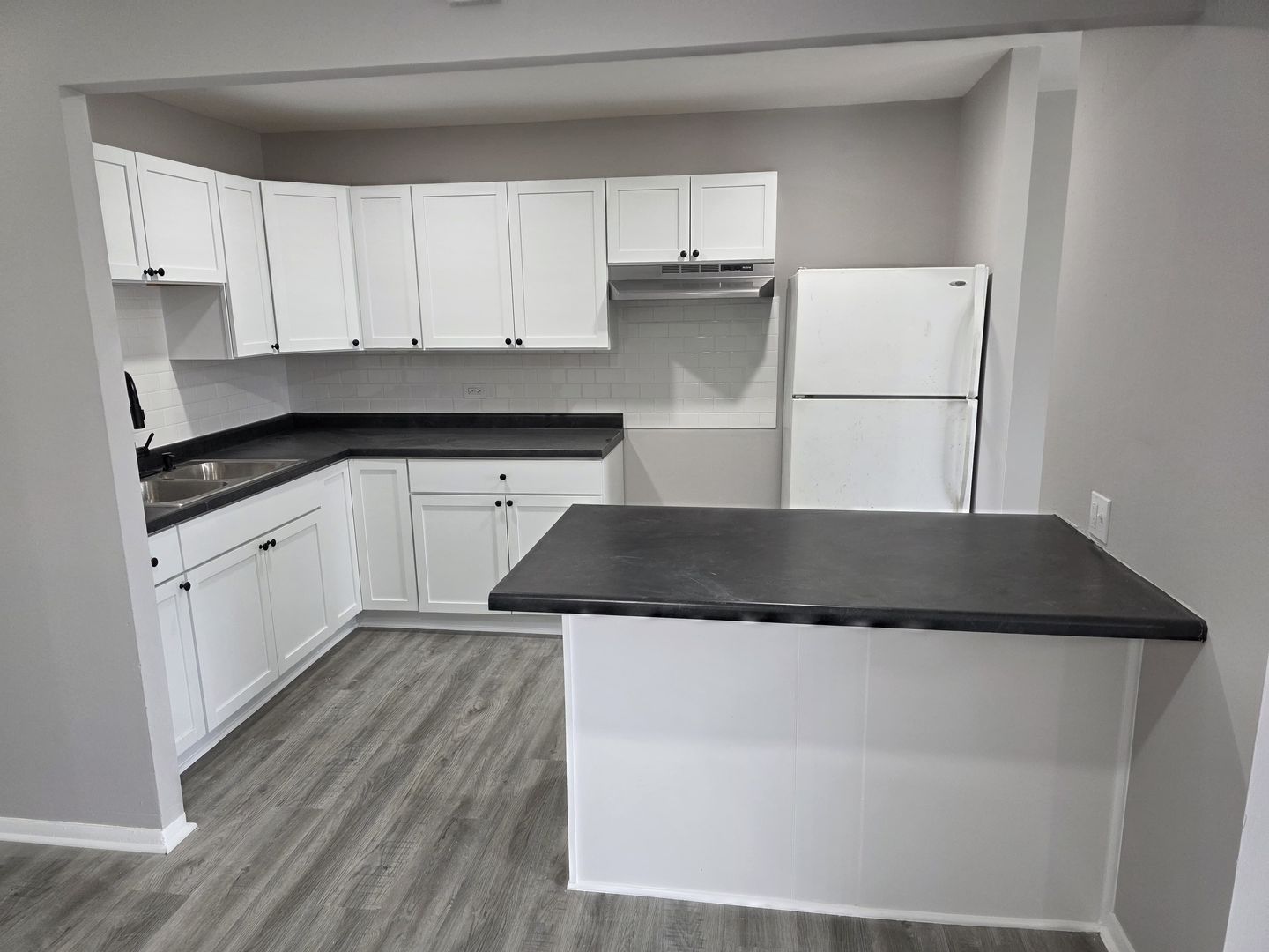 Sauk Village Apartment: 2601 Marigold Dr.