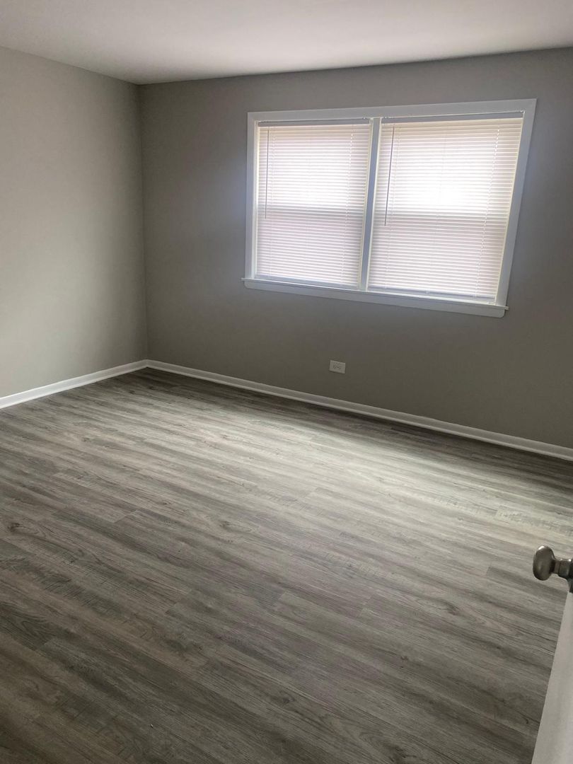 Dolton Apartment: 14251 - 14261 Pennsylvania Ave