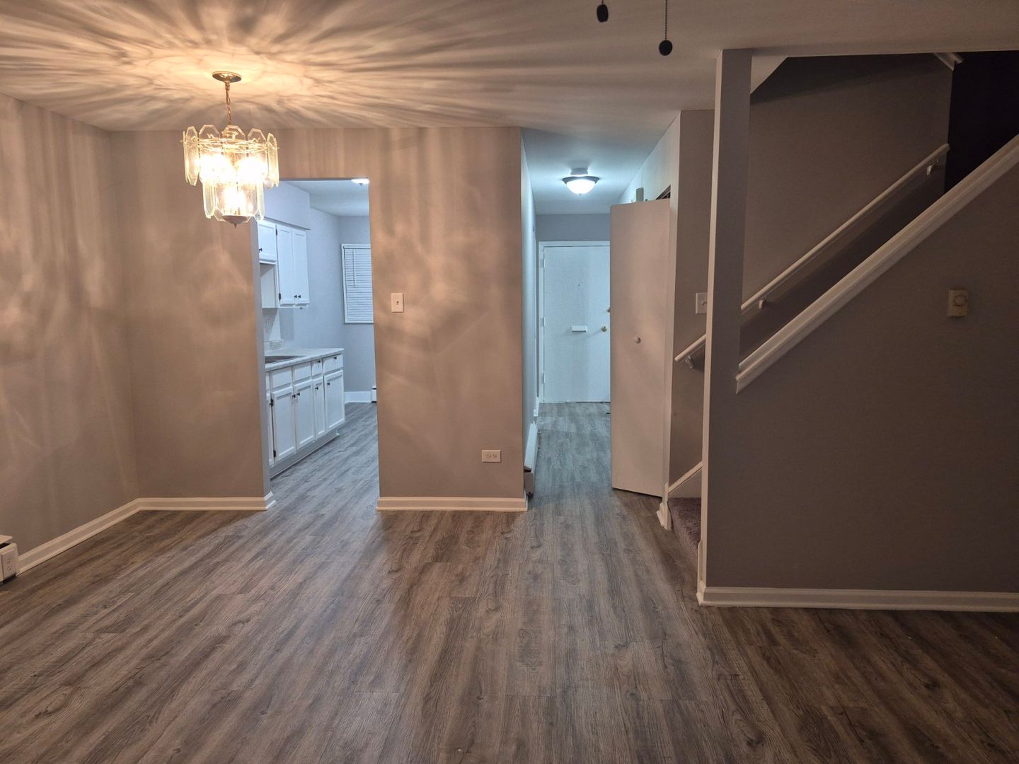 Dolton Apartment: 1450 E 154th Pl