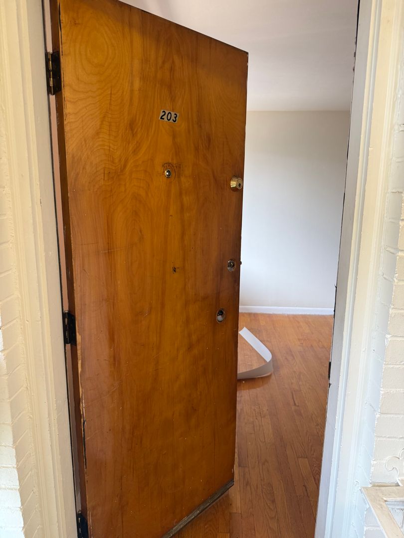 Calumet Park Apartment: 12619 - 12623 Lincoln Street