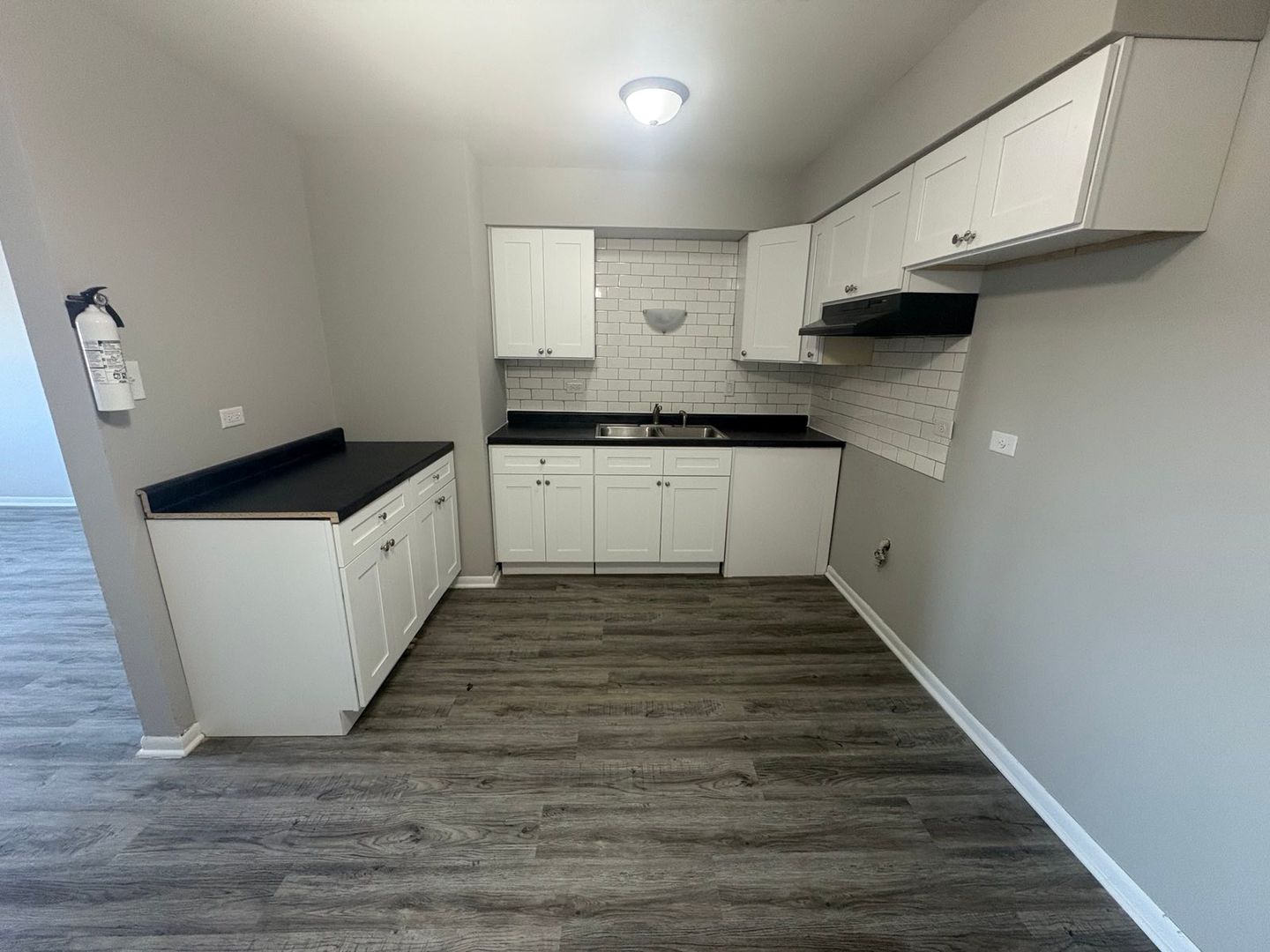 Dolton Apartment: 14251 - 14261 Pennsylvania Ave