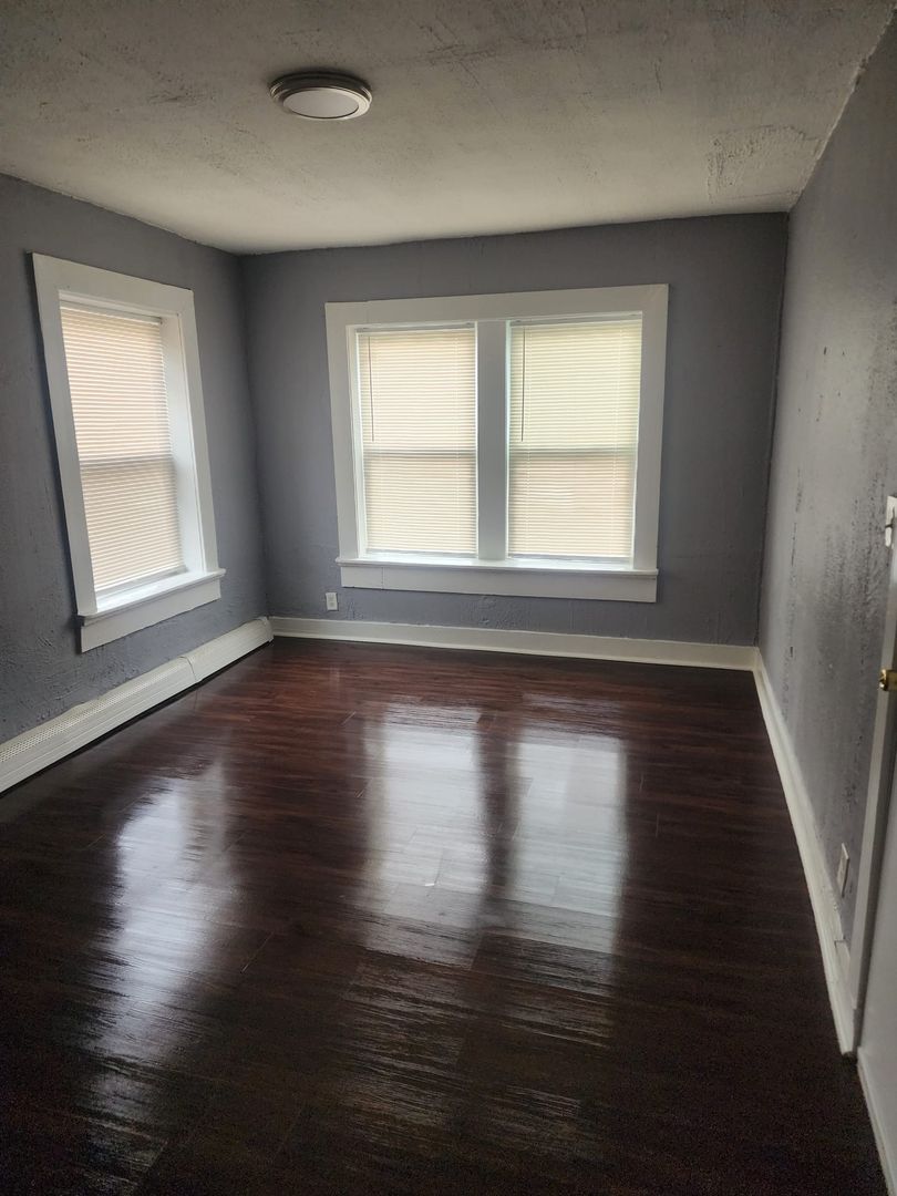 Chicago Apartment: 7000 S Stewart Ave