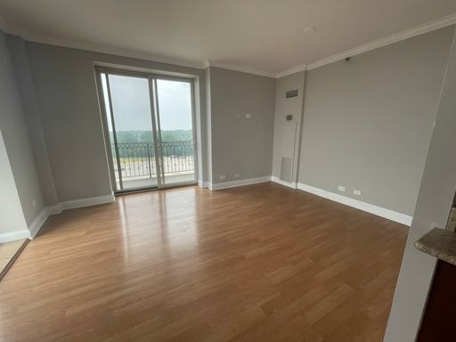 10 N SHERIDAN RD. 2-BEDROOM
