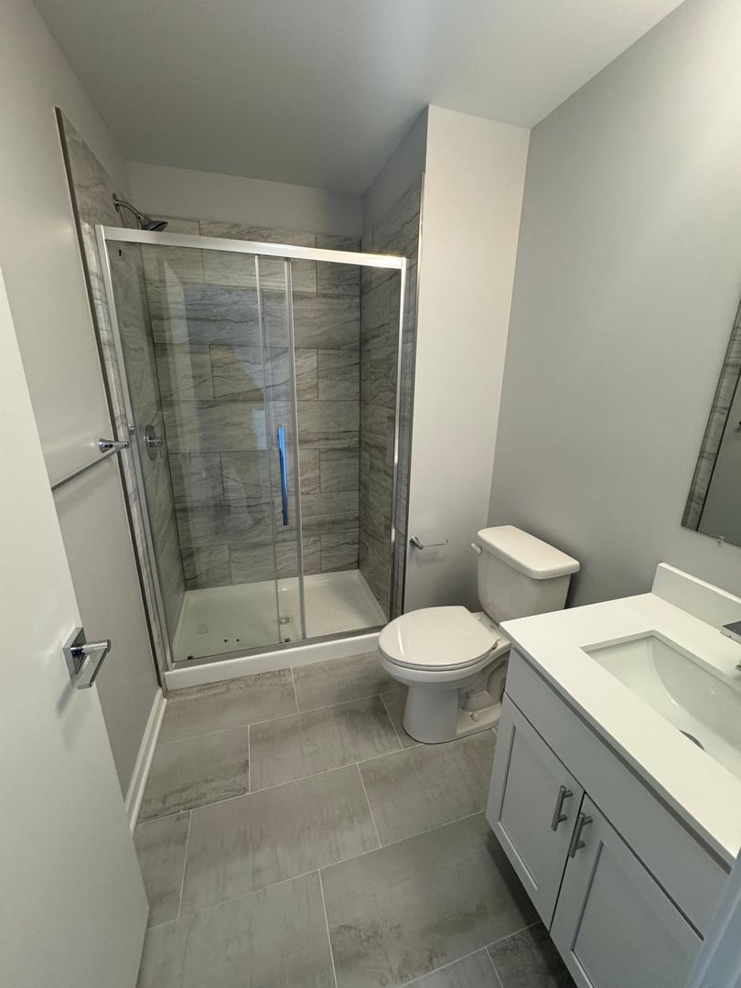 Waukegan Apartment: 10 N Sheridan Rd.