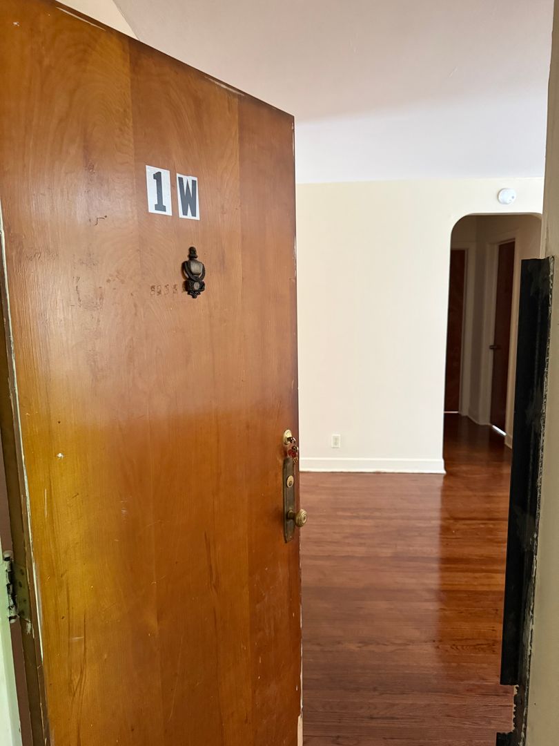 Chicago Apartment: 1639-53 E. 74th Street