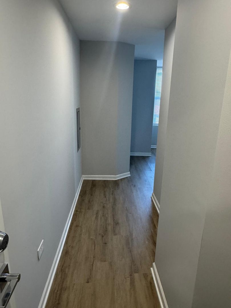 Waukegan Apartment: 10 N Sheridan Rd.