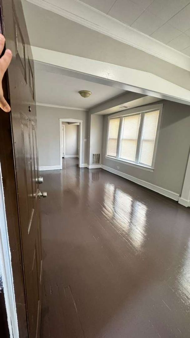 Chicago Apartment: 5607 S. Green St.