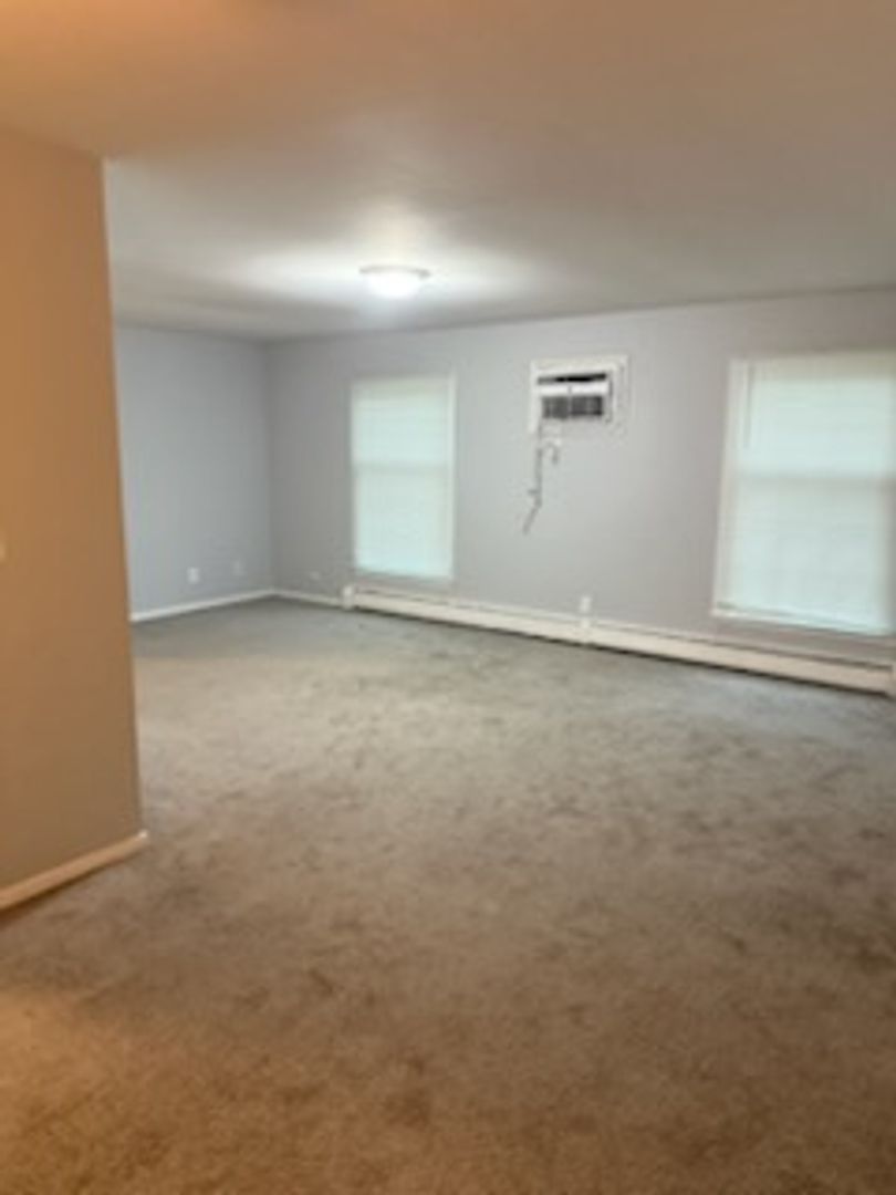 Montgomery Apartment: Hillstone Road; Boulder Hill Pass;