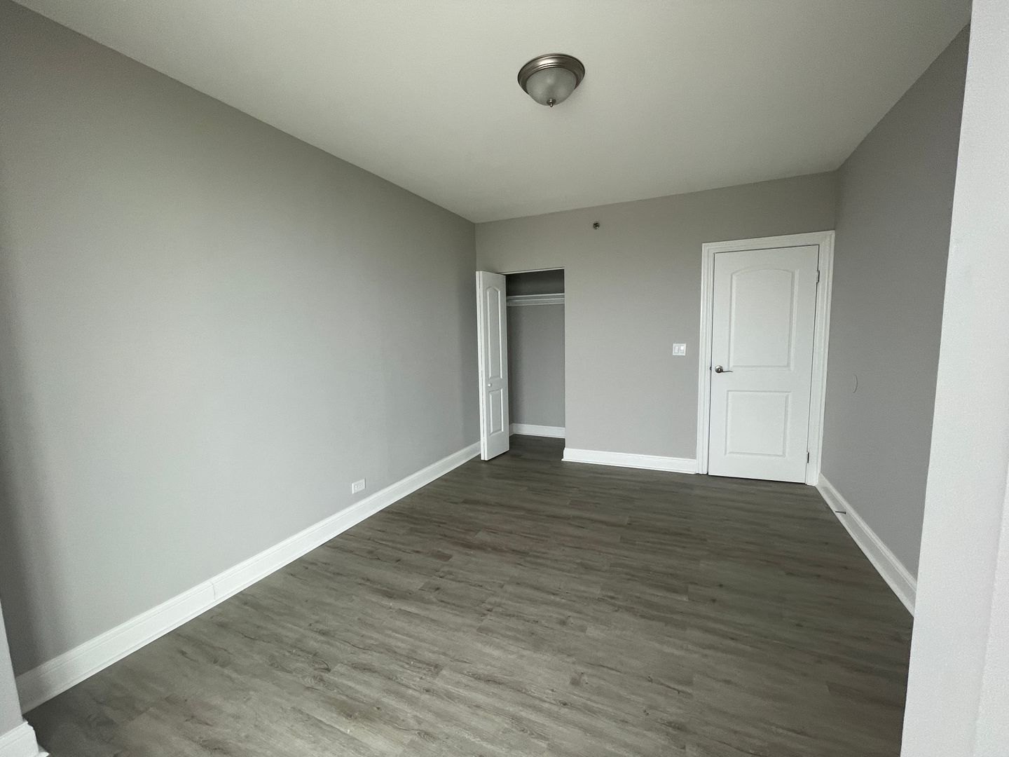 Waukegan Apartment: 10 N Sheridan Rd.