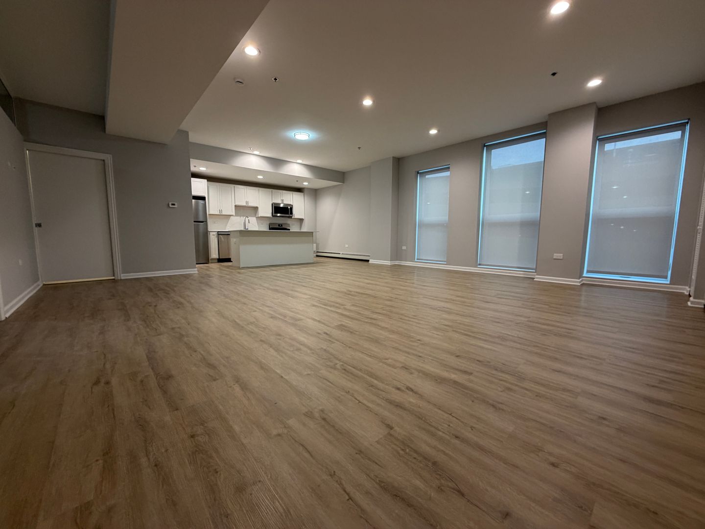 Waukegan Apartment: 10 N Sheridan Rd.