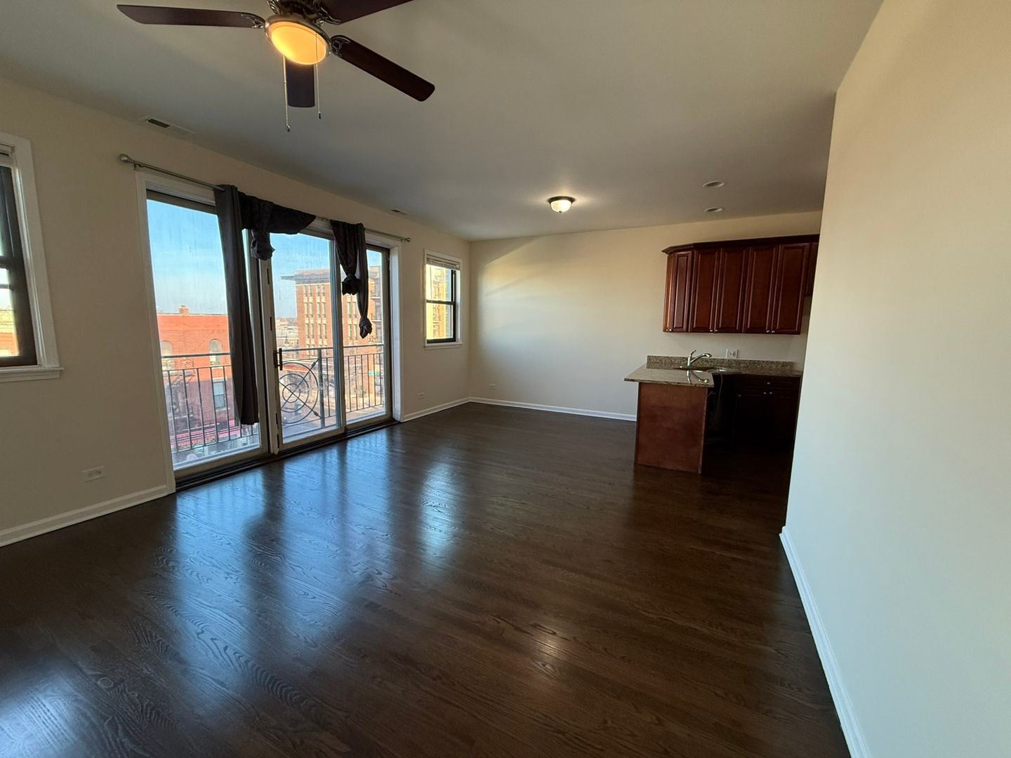 Chicago Apartment: 3505 S. Halsted