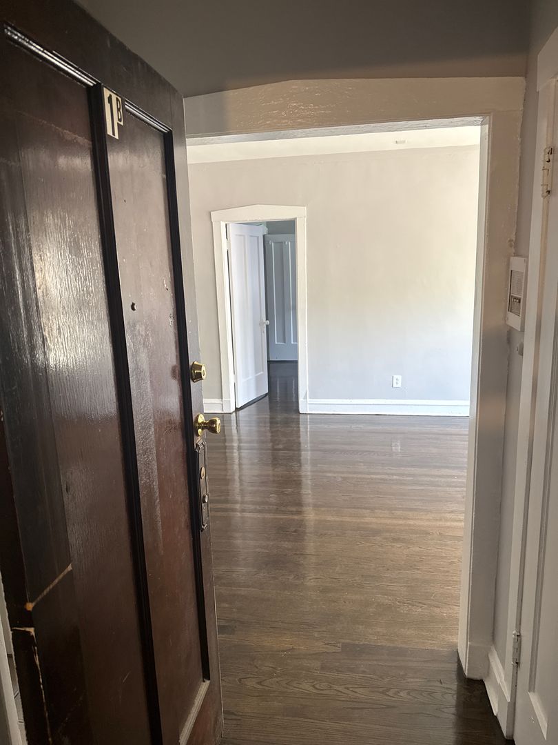 Chicago Apartment: 6619 S. Greenwood Ave