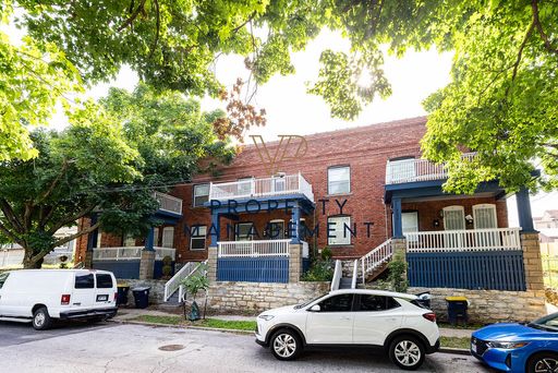 2bd/2ba Apartment in Historic NE- AVAILABLE NOW!! – photo 1