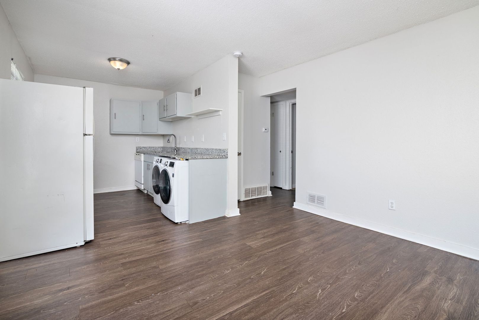 Laundry room at Belton Crossing (7 of 8)