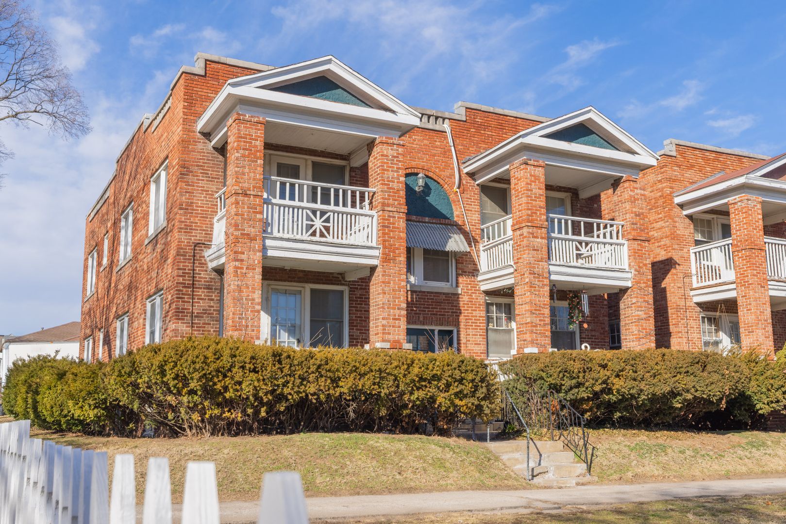 Kansas City Apartment: 2600-2614 Amie Ct