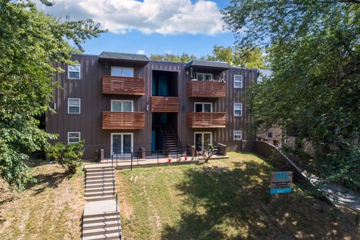 1bd/1ba Apartment in Pendleton Heights!! – photo 1