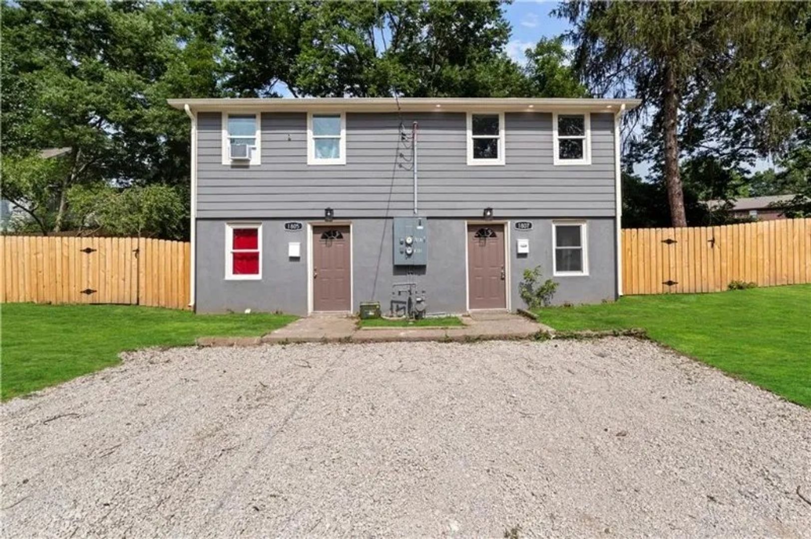 Independence Apartment: 1805-1807 Brookside Ave