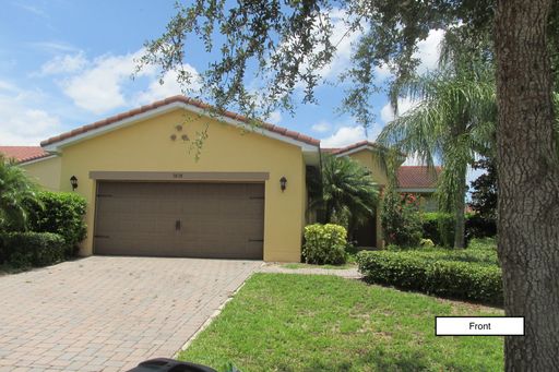 3 bedrooms 2 bath home for rent at 3838 Golden Knot Drive, Kissimmee, fl. 34746.