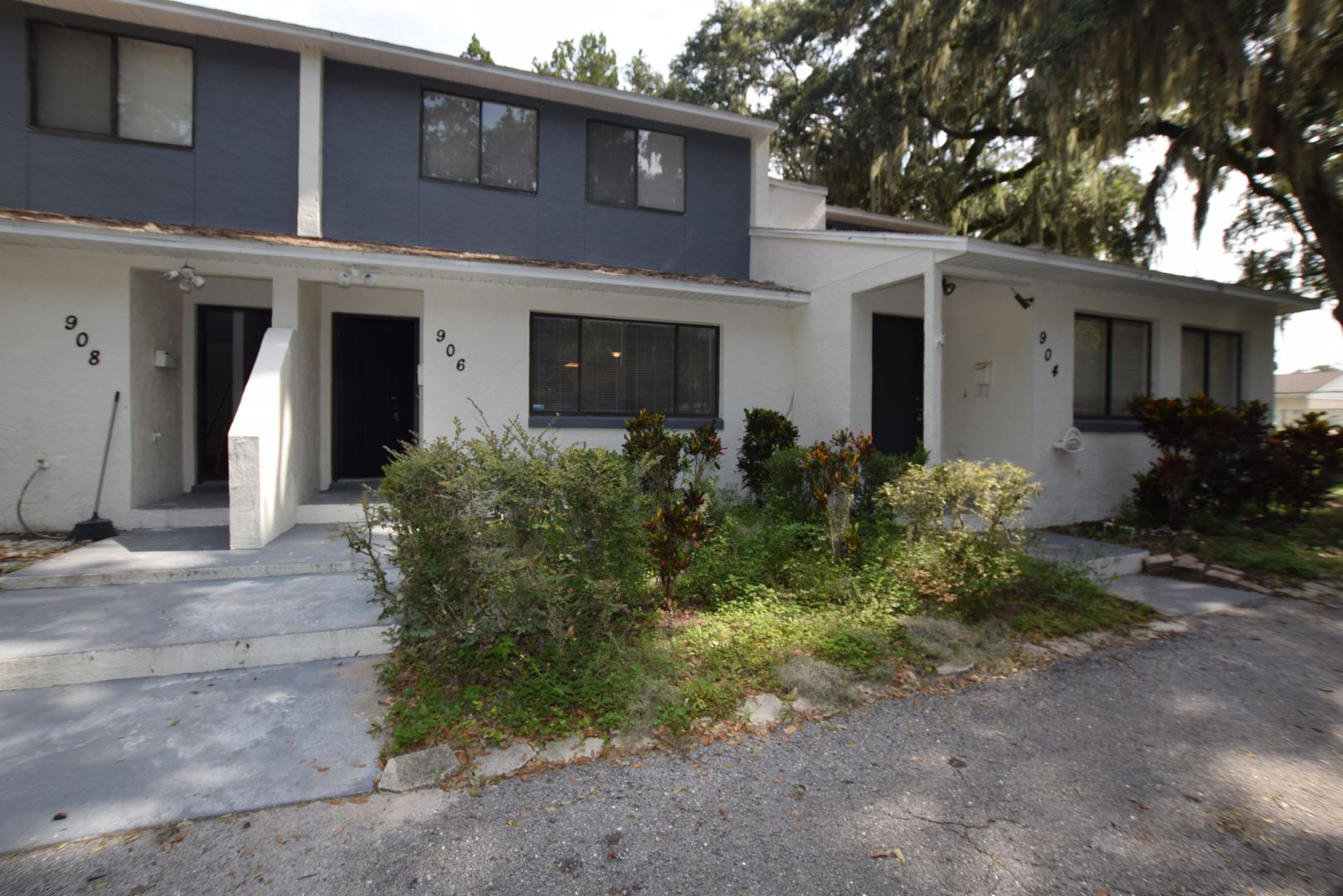 Leesburg Townhome: 908 Sumter Street