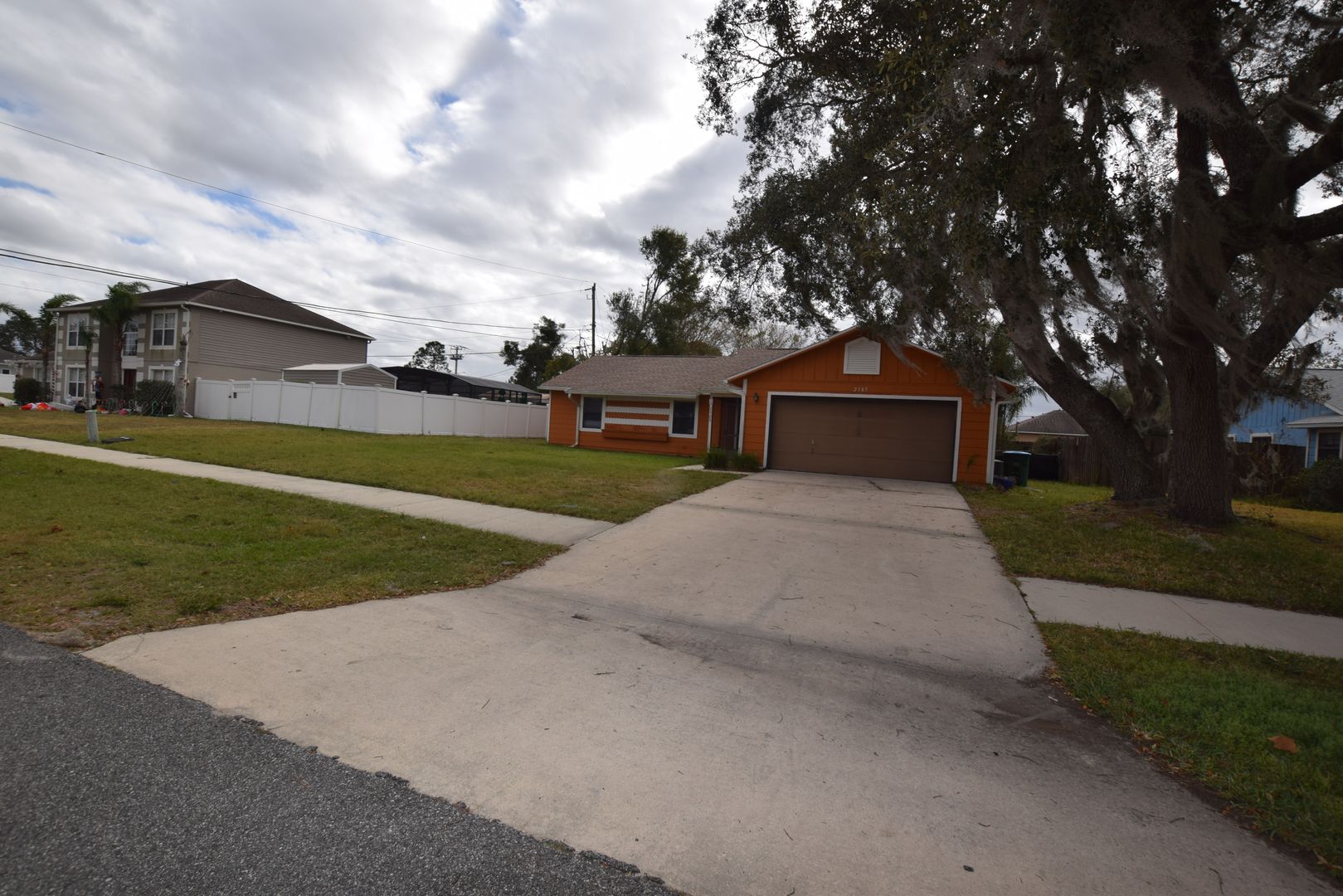 Deltona House: 2585 Derby Drive