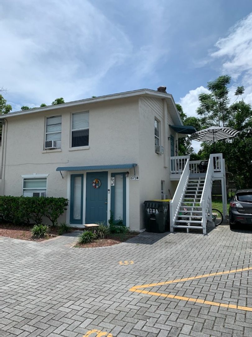 Clermont House: 669 W. Osceola Street Unit B