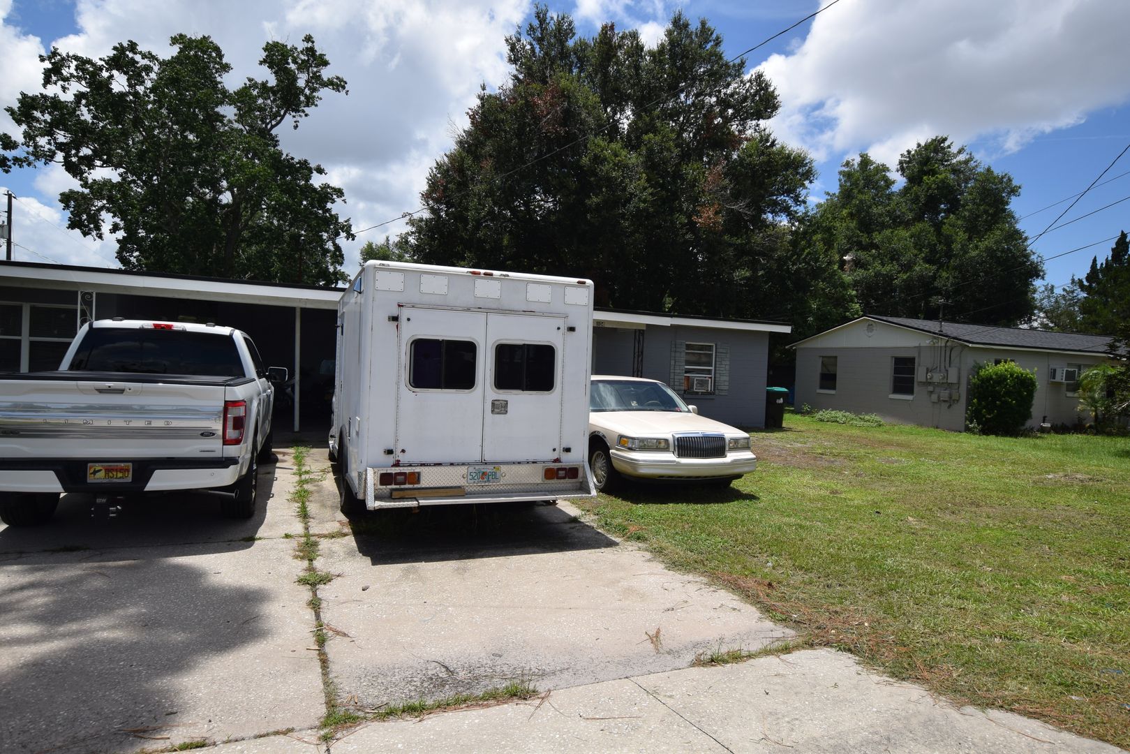 Orlando House: 104 W Lancaster Road