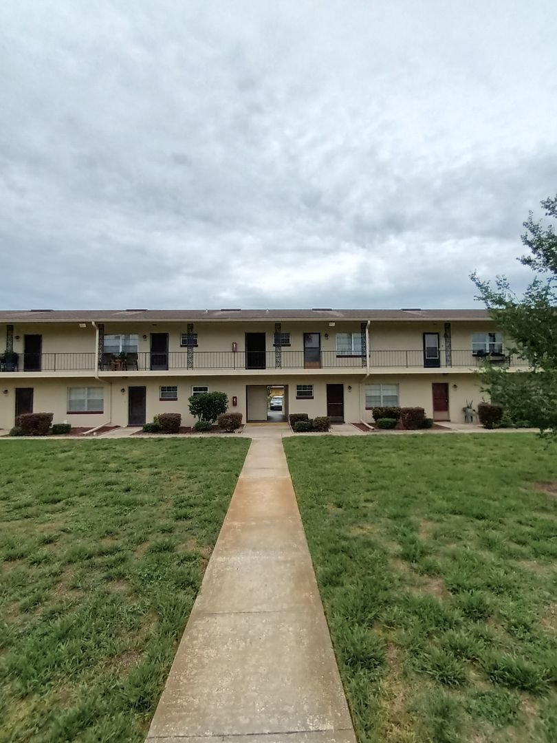 Orlando Condo: 5505 Hernandes Drive #108