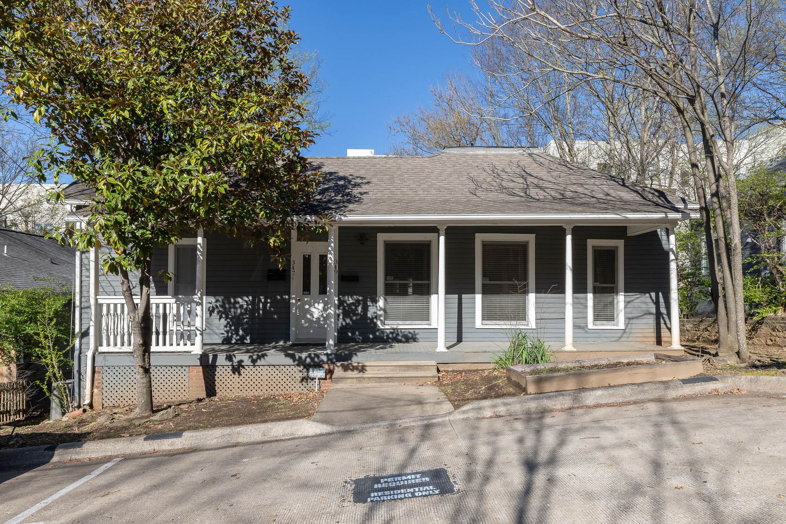 Fayetteville House: 349 Rollston Avenue