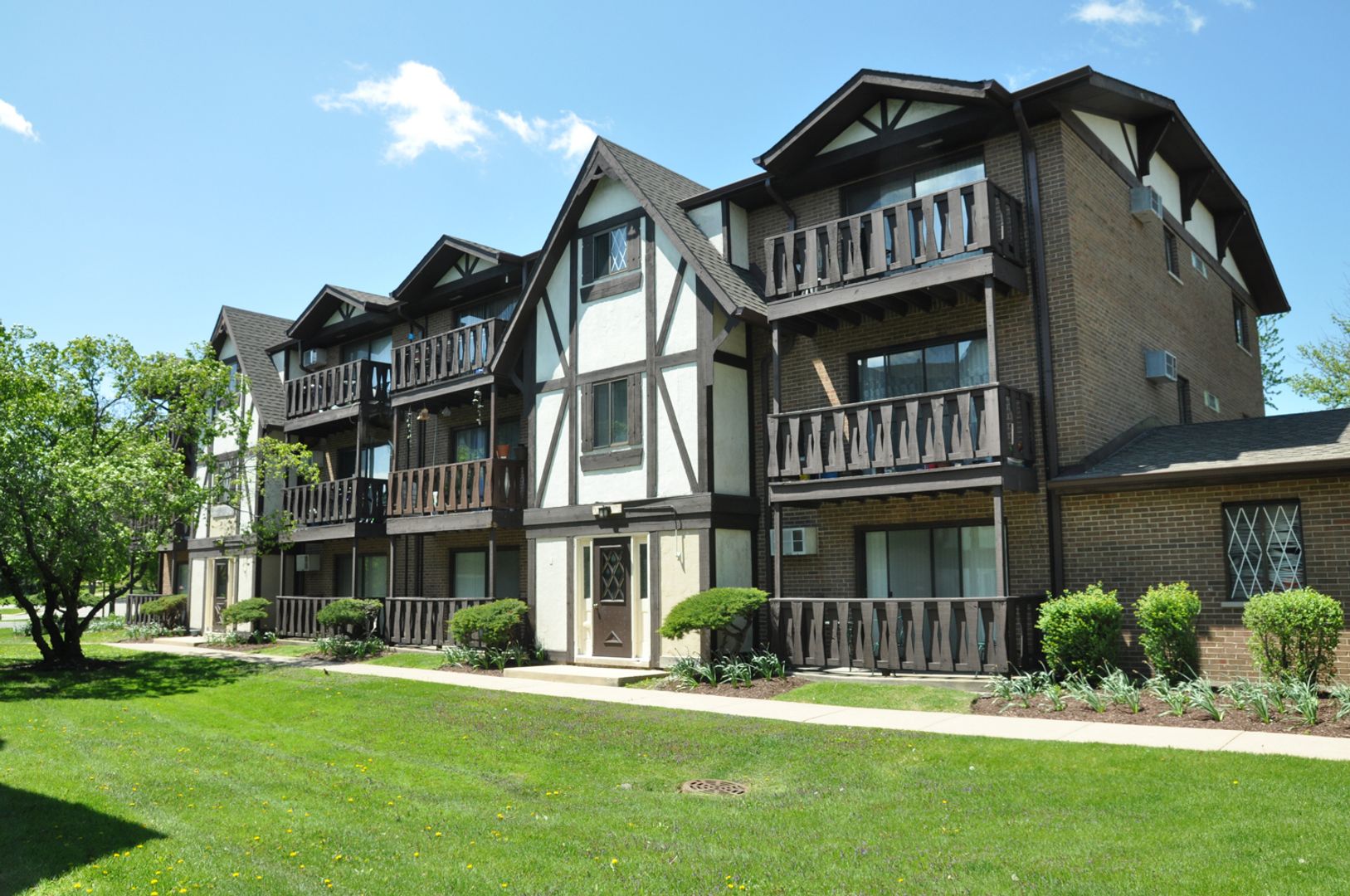 Darien Apartment: 1110 Chalet