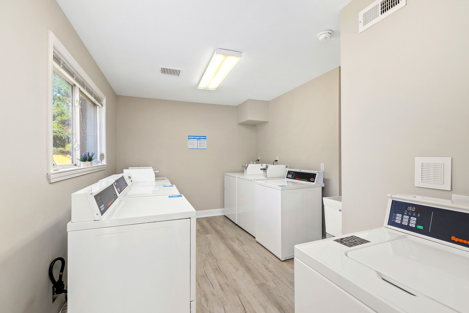 Pinedale Apartments 12 of 12