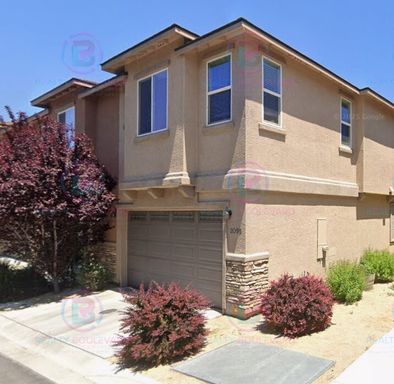Spacious Midtown Reno Townhome with Covered Balcony and Attached Garage – photo 1