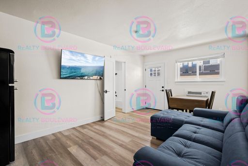 **1 Month Free** Free WIFI and Free Laundry Usage -Studio Apartments in Downtown Reno – photo 1