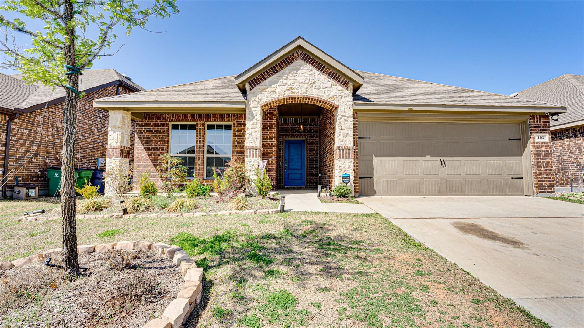 Waxahachie House: 107 Arborside Drive