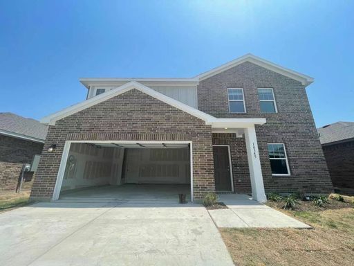 4 Bedroom 2.5 Bath House For Lease in Fort Worth – photo 1