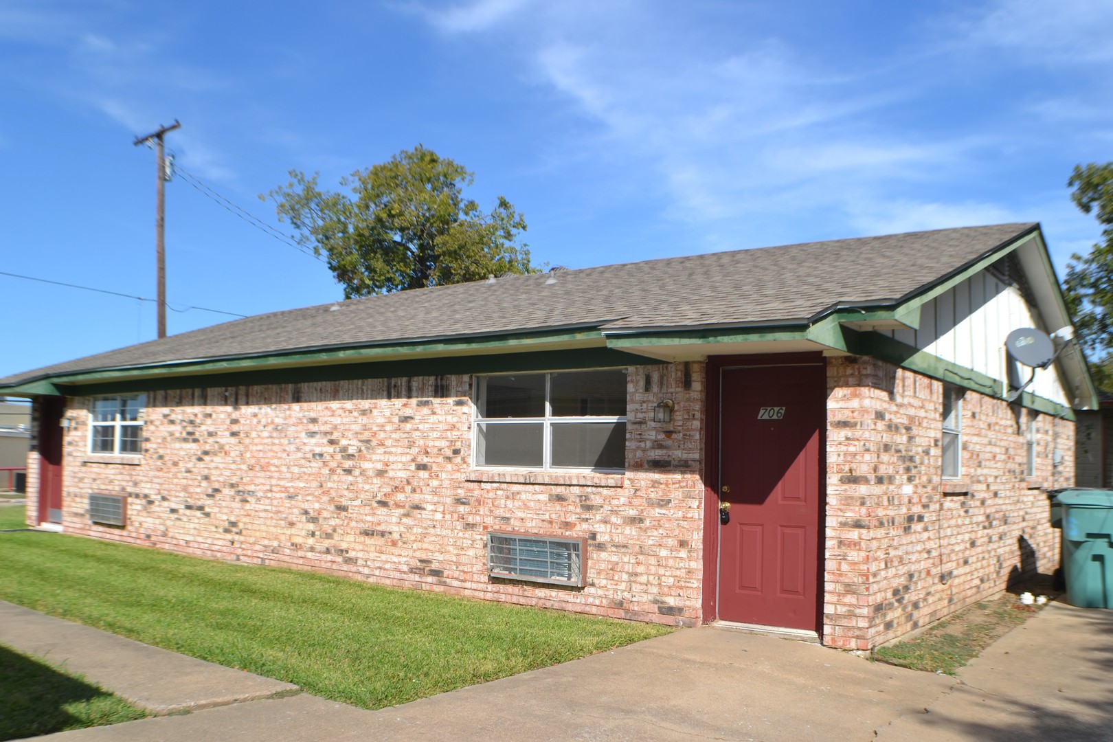 Sherman House: 706 N Frisco Rd