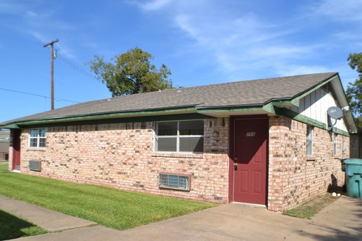 Half Duplex 2 Bedrooms 2 Baths For Lease in Sherman – photo 1