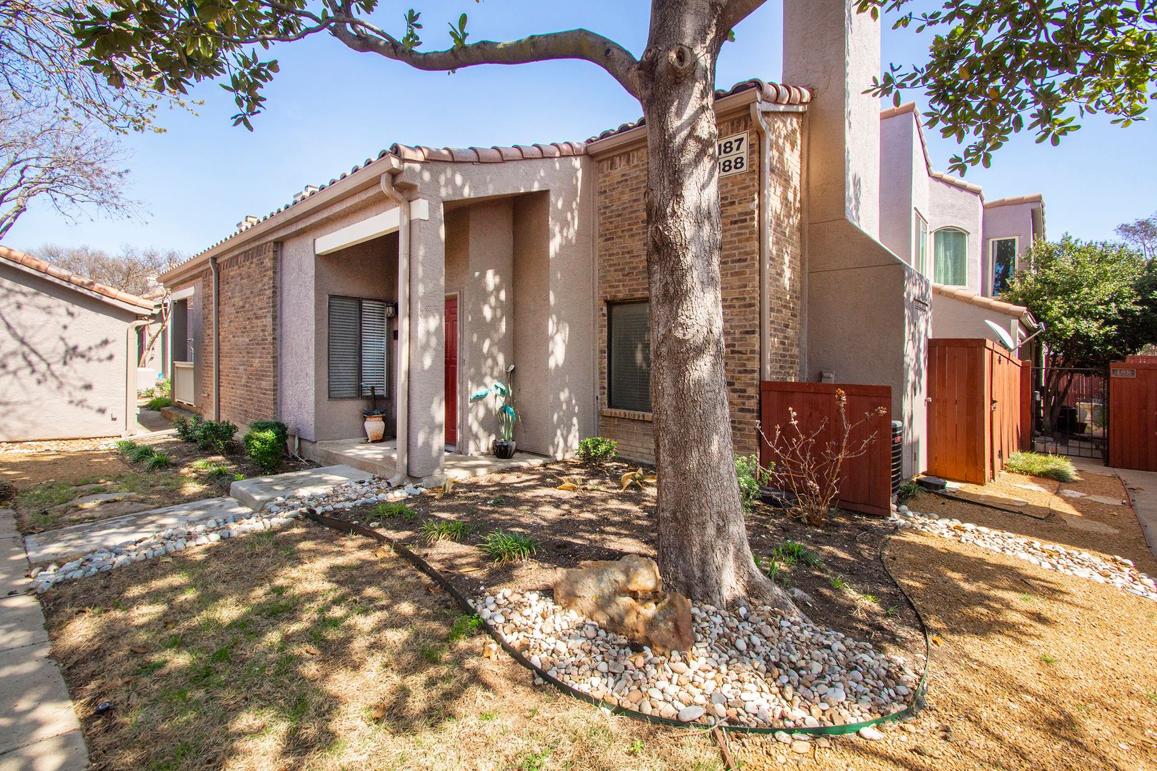 Dallas House: 4242 N Capistrano Dr APT#187