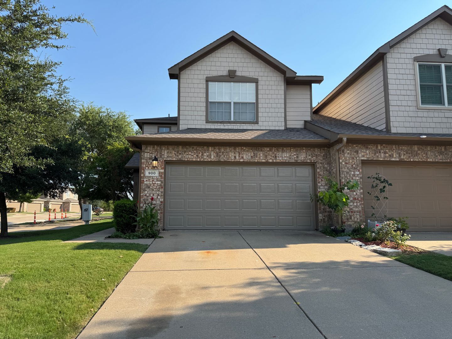 Plano House: 900 Englewood Ln